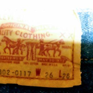 Levis  Used 302-0117 size 12
